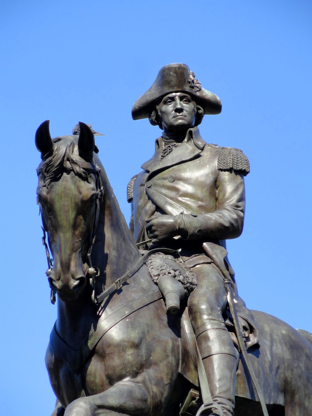 Statue of Geo Washington on a horse