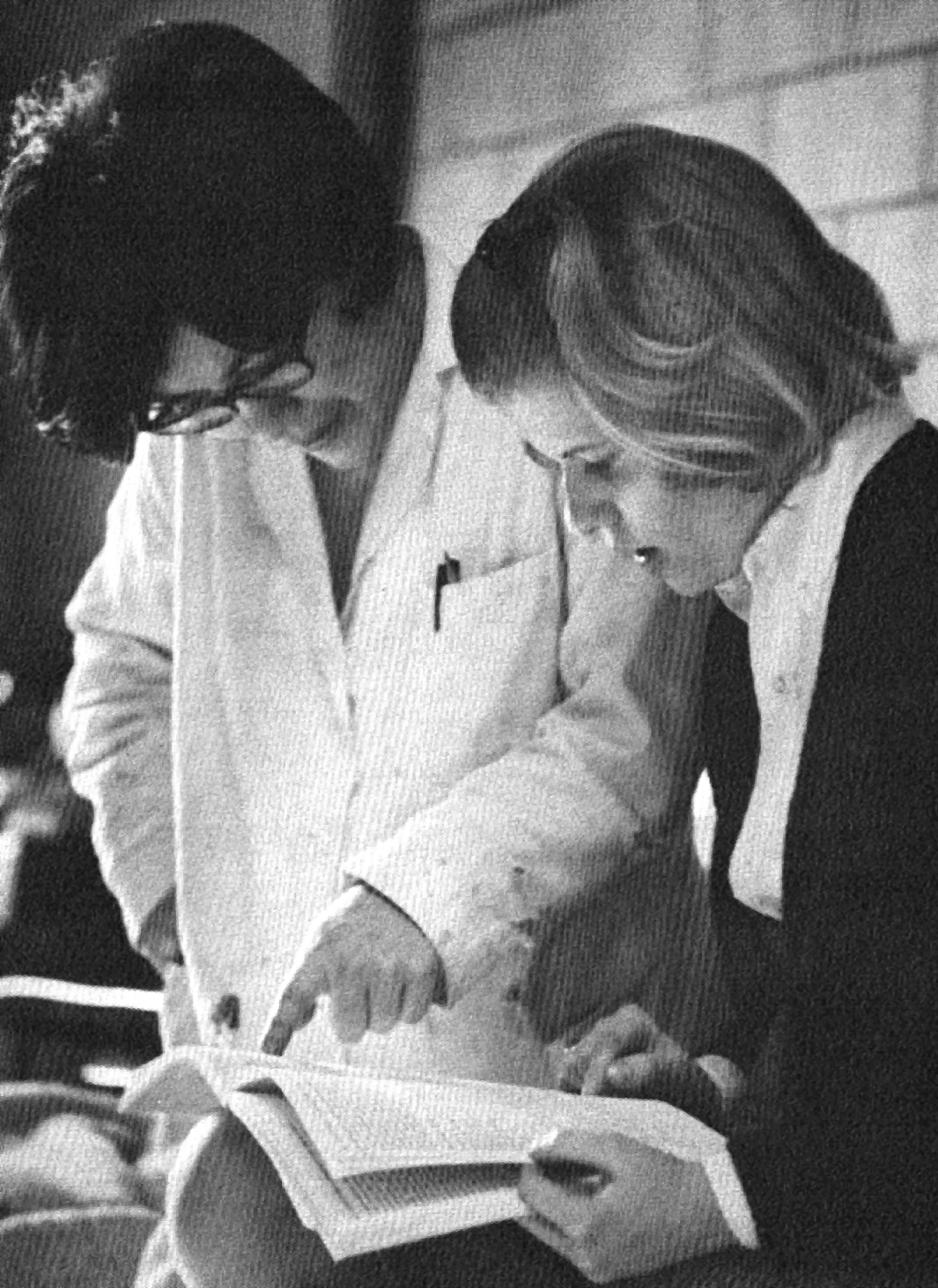 Lilli Hornig and student